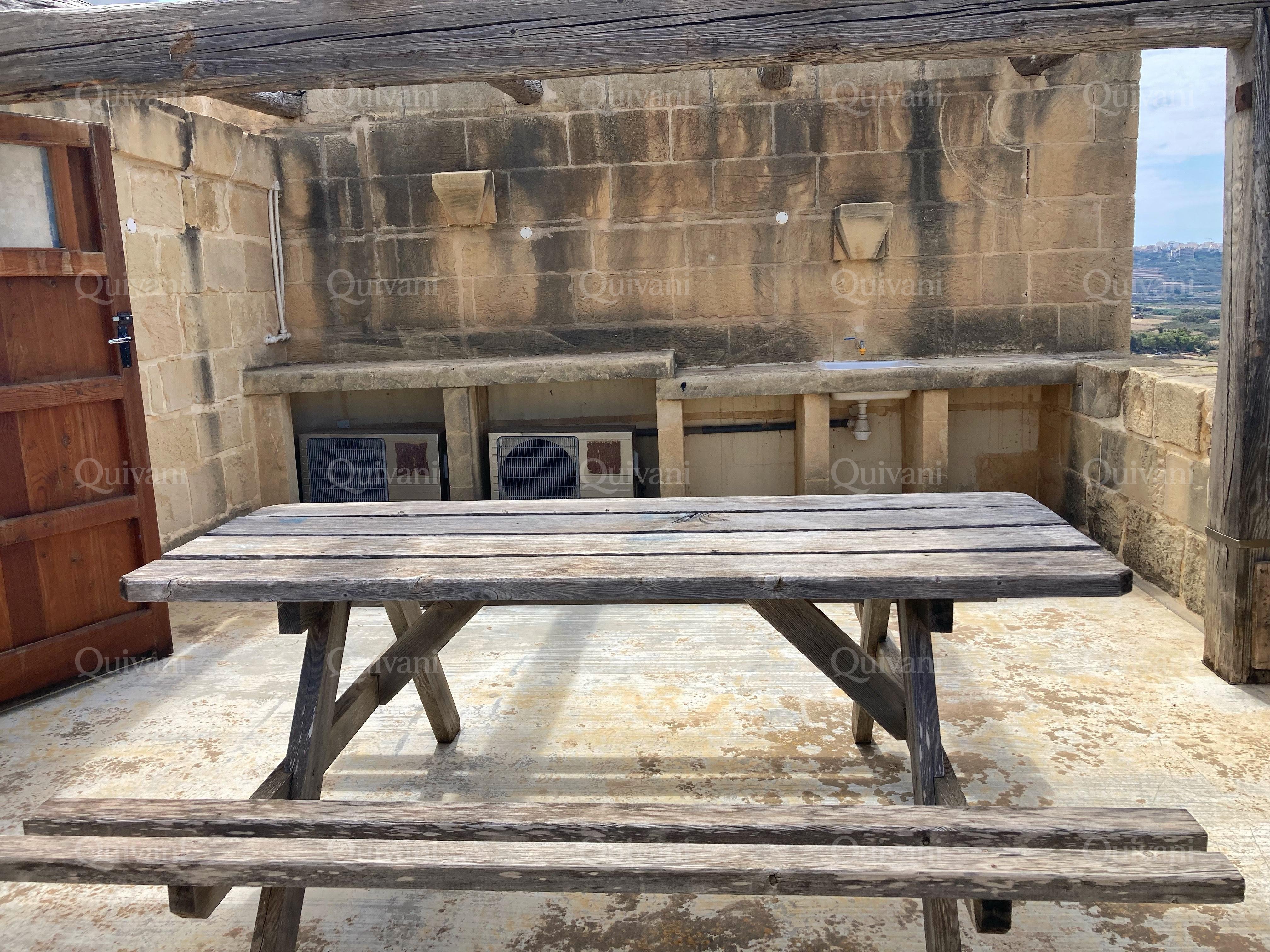 Xaghra, Furnished Farmhouse