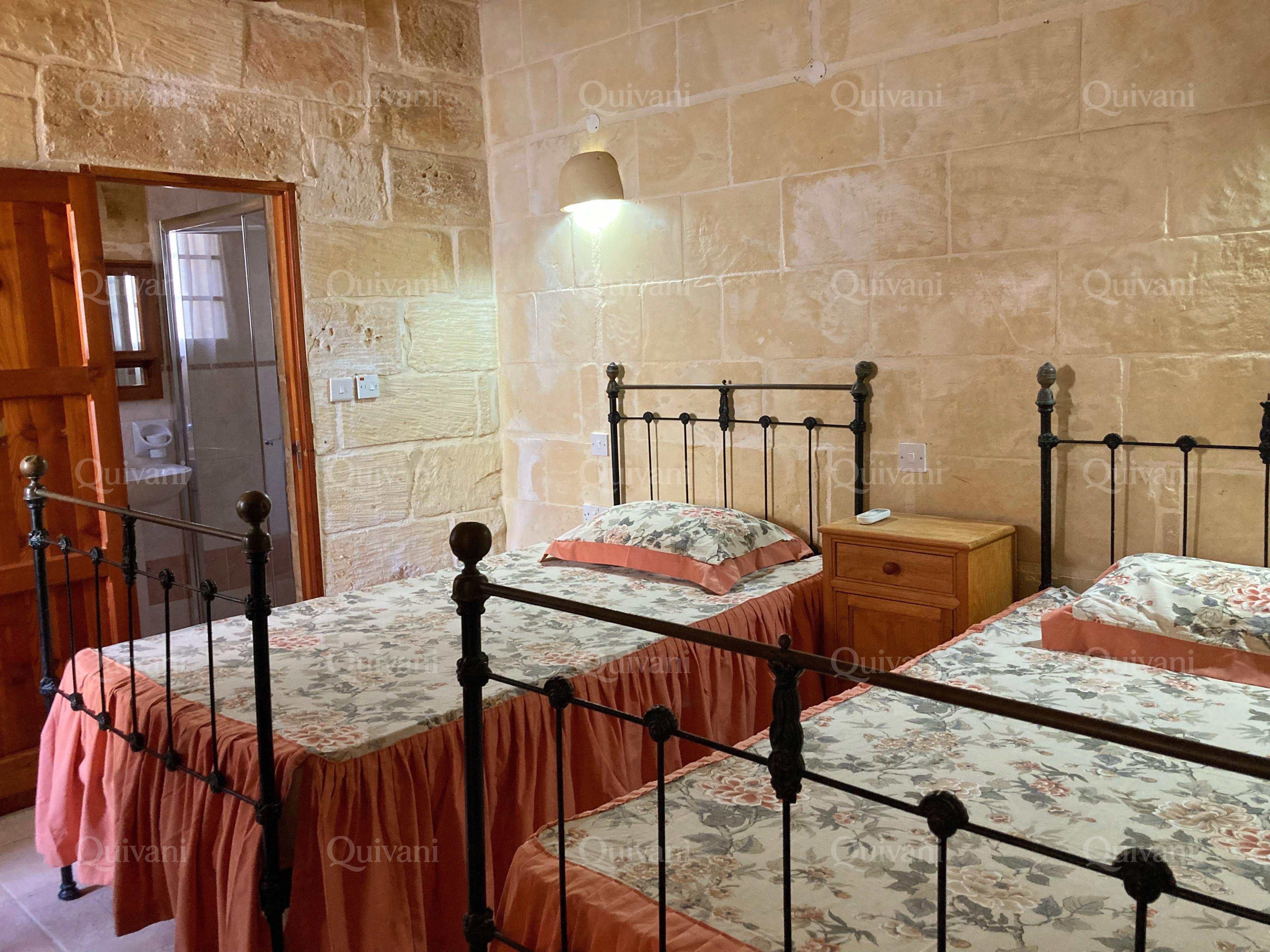 Xaghra, Furnished Farmhouse