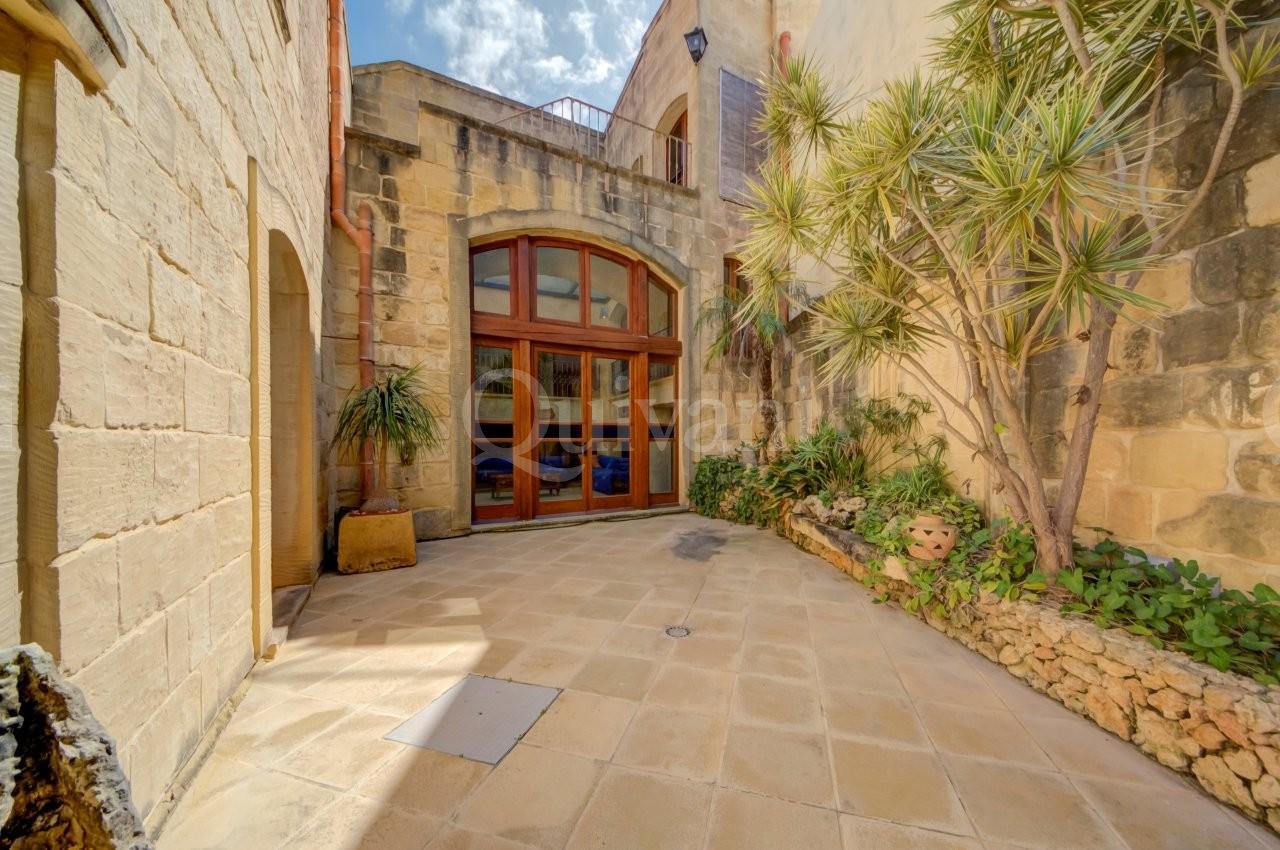 Gharb, Converted Farmhouse