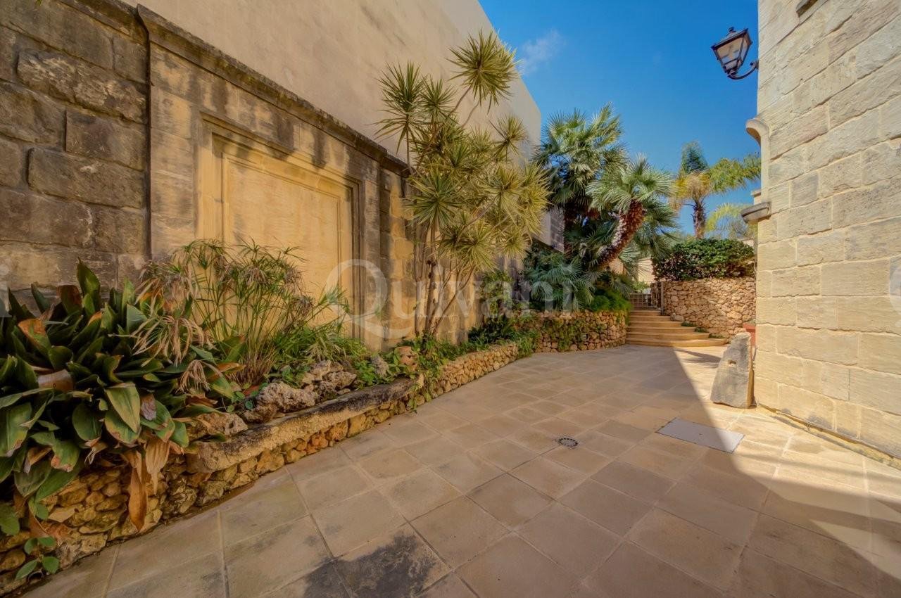 Gharb, Converted Farmhouse