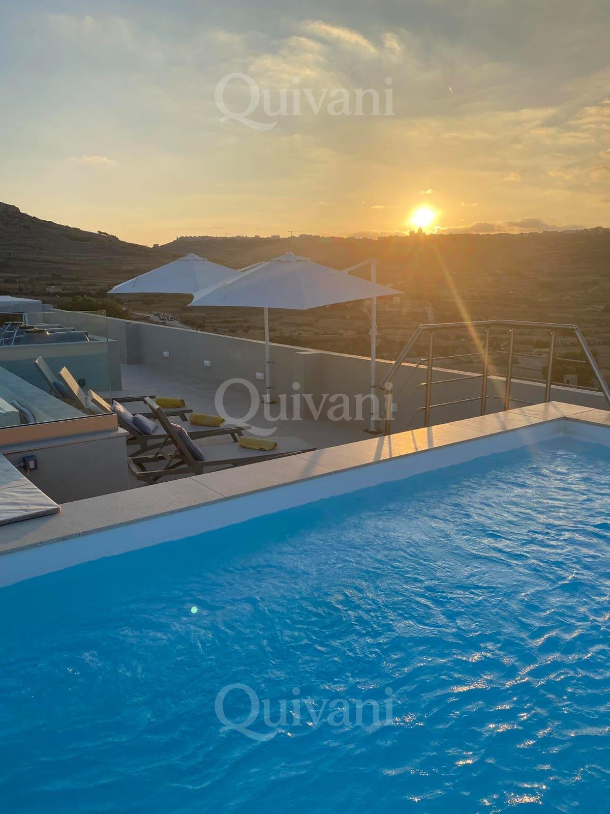 Marsalforn, Furnished Penthouse