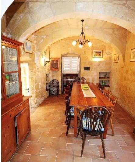 Xewkija, Furnished Farmhouse