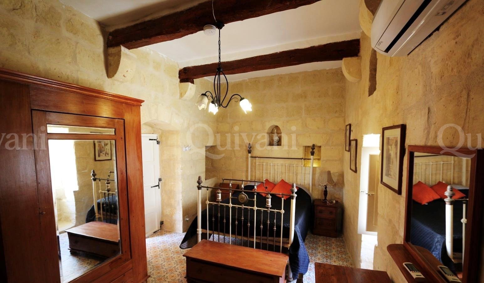 Xewkija, Furnished Farmhouse