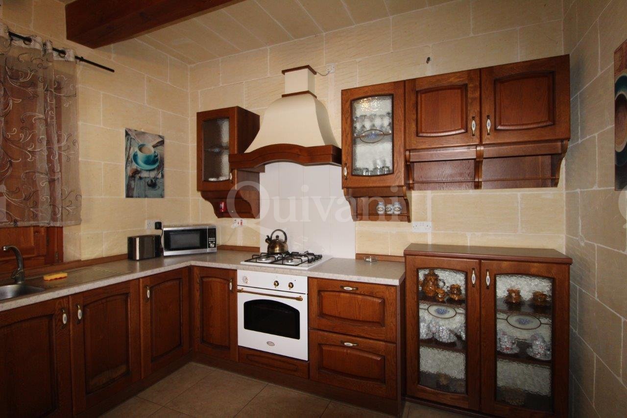 Qala, Furnished Farmhouse