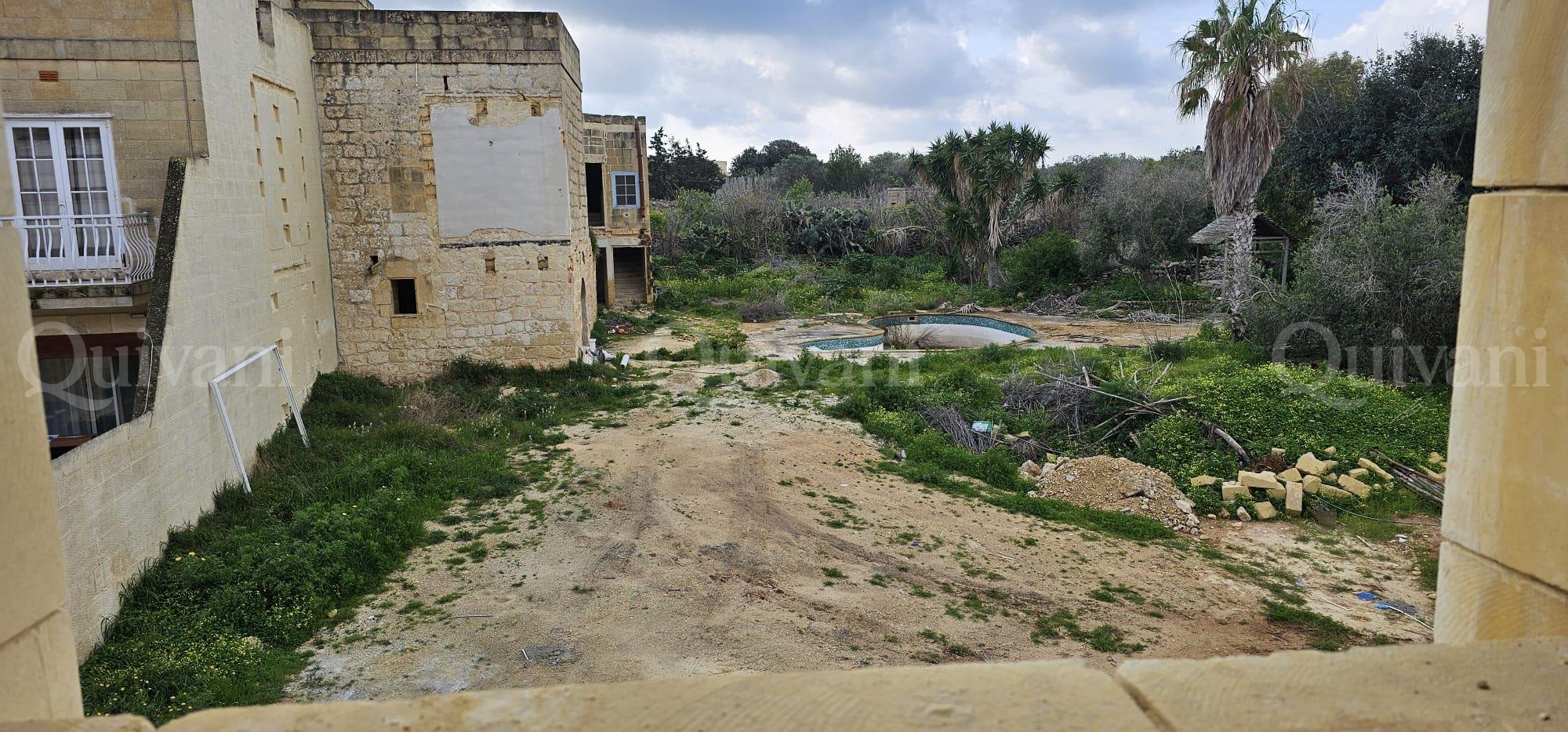 Qala, Shell Form Villa