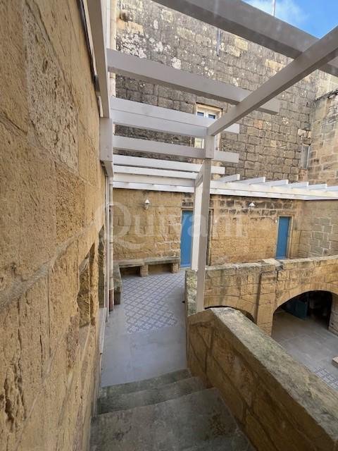 Gharb, Furnished Farmhouse