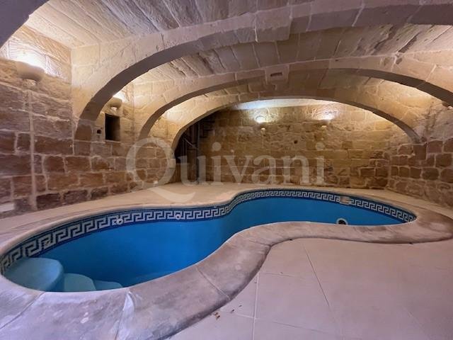 Gharb, Furnished Farmhouse
