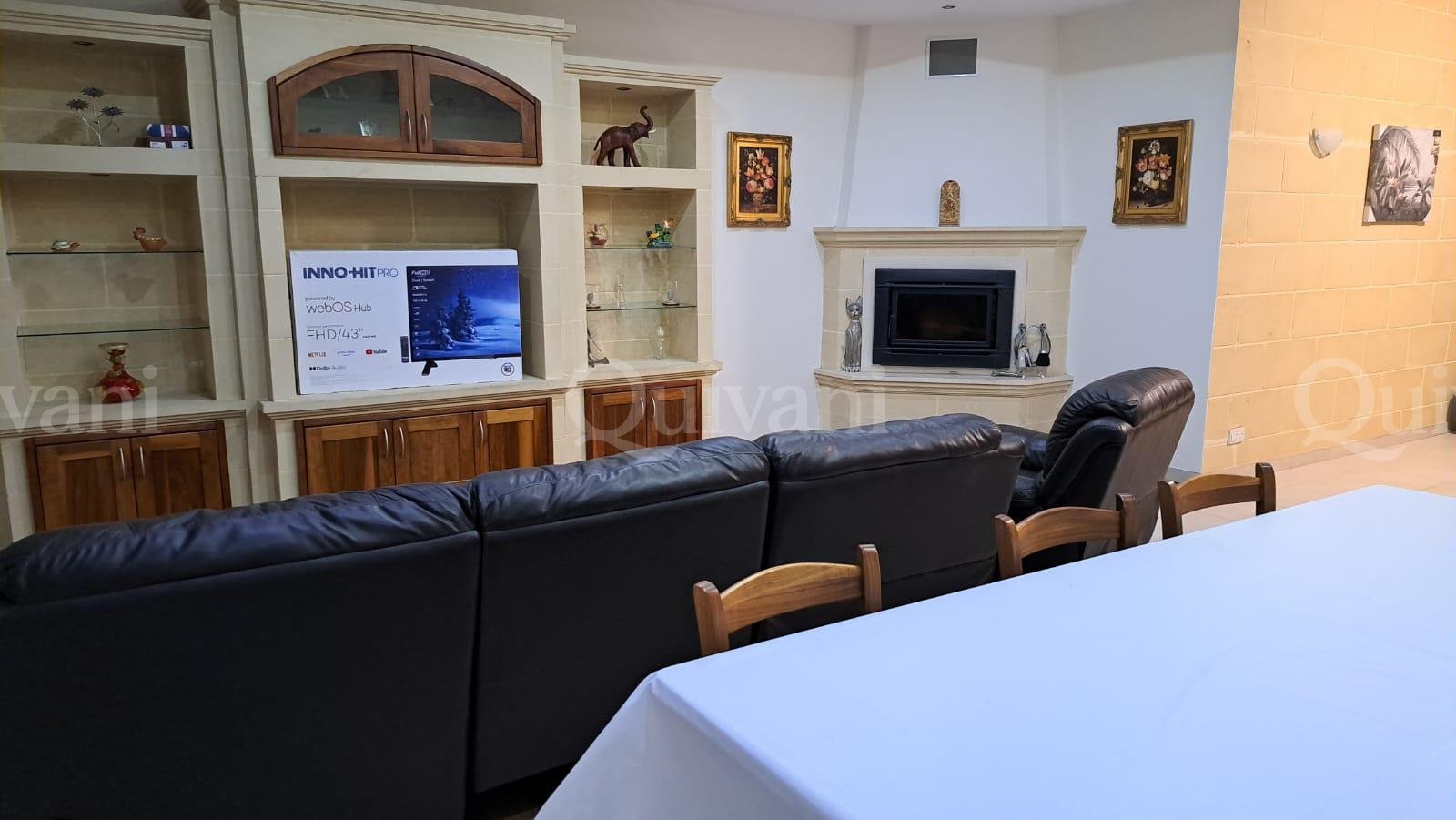 Victoria, Furnished Apartment