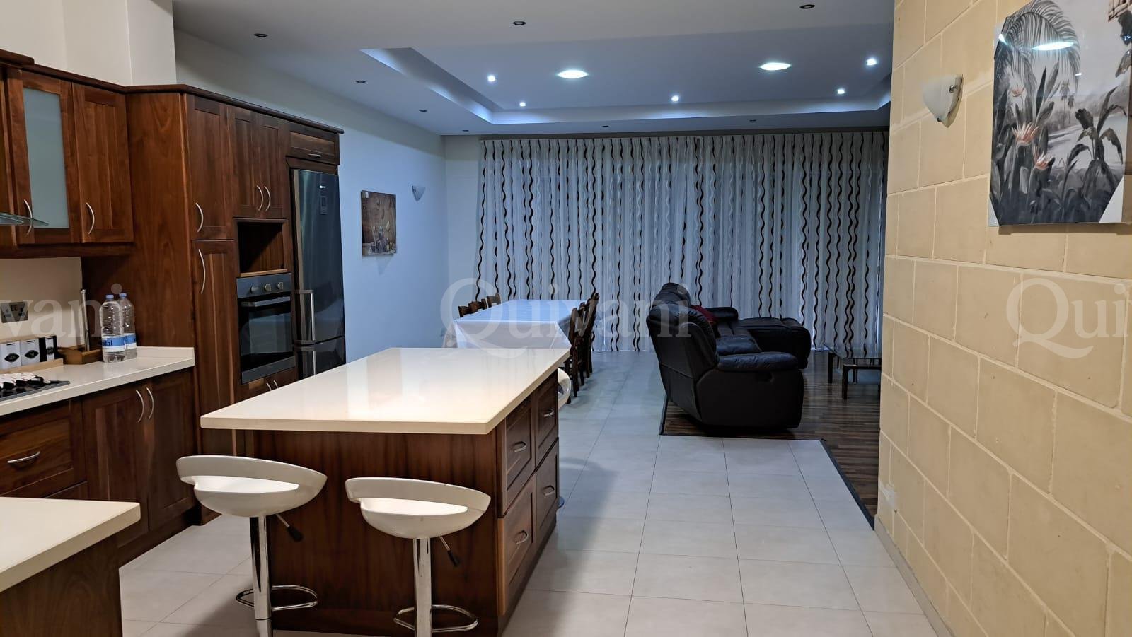 Victoria, Furnished Apartment