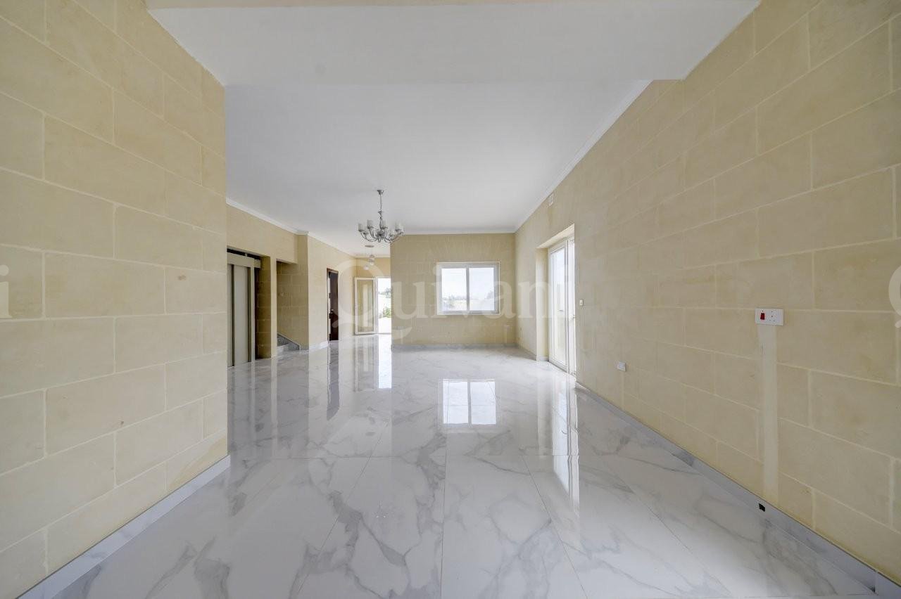 Gharb, Finished Villa
