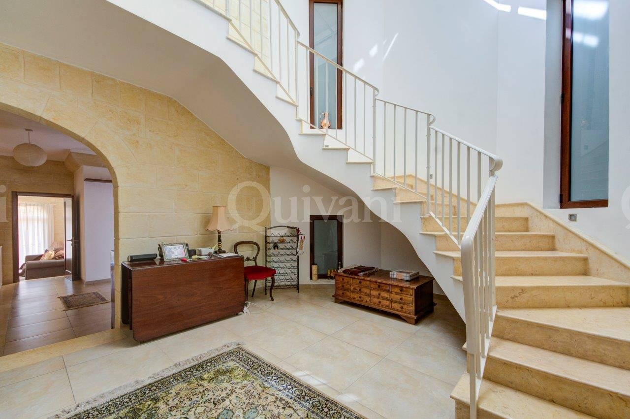 Ghajnsielem, Finished Terraced House