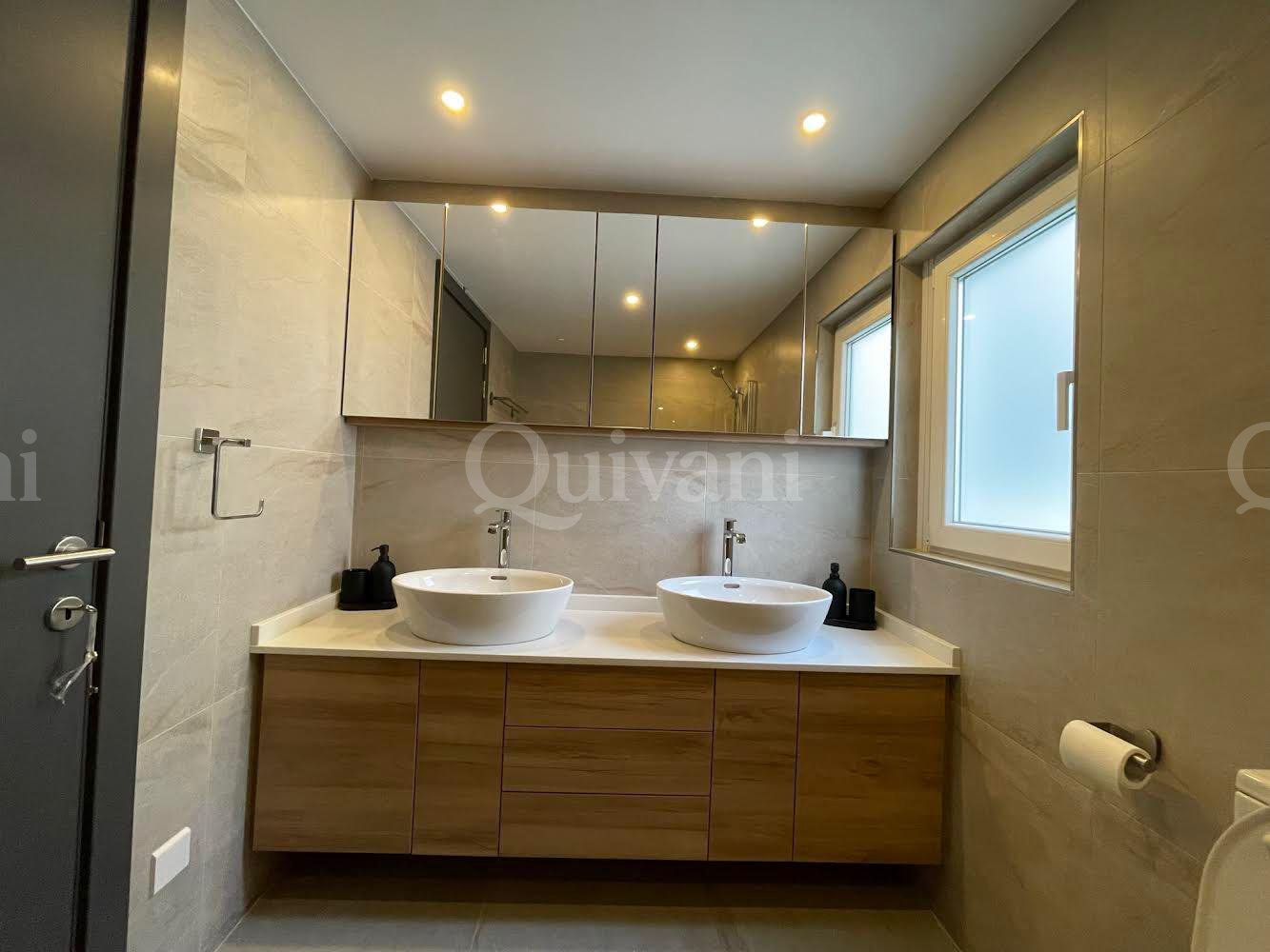 Victoria, Furnished Apartment