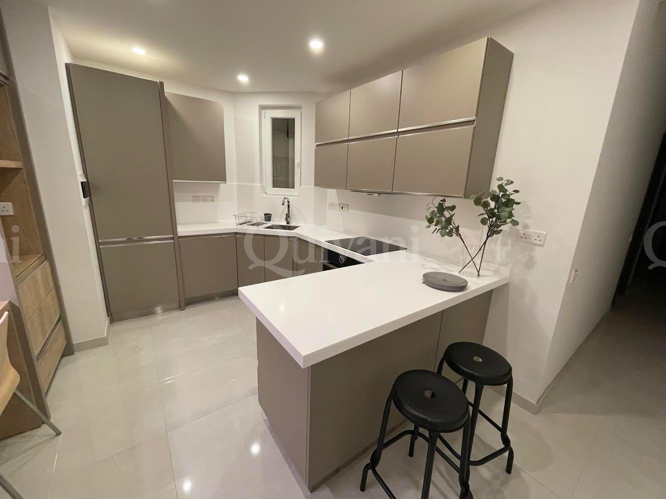 Victoria, Furnished Apartment