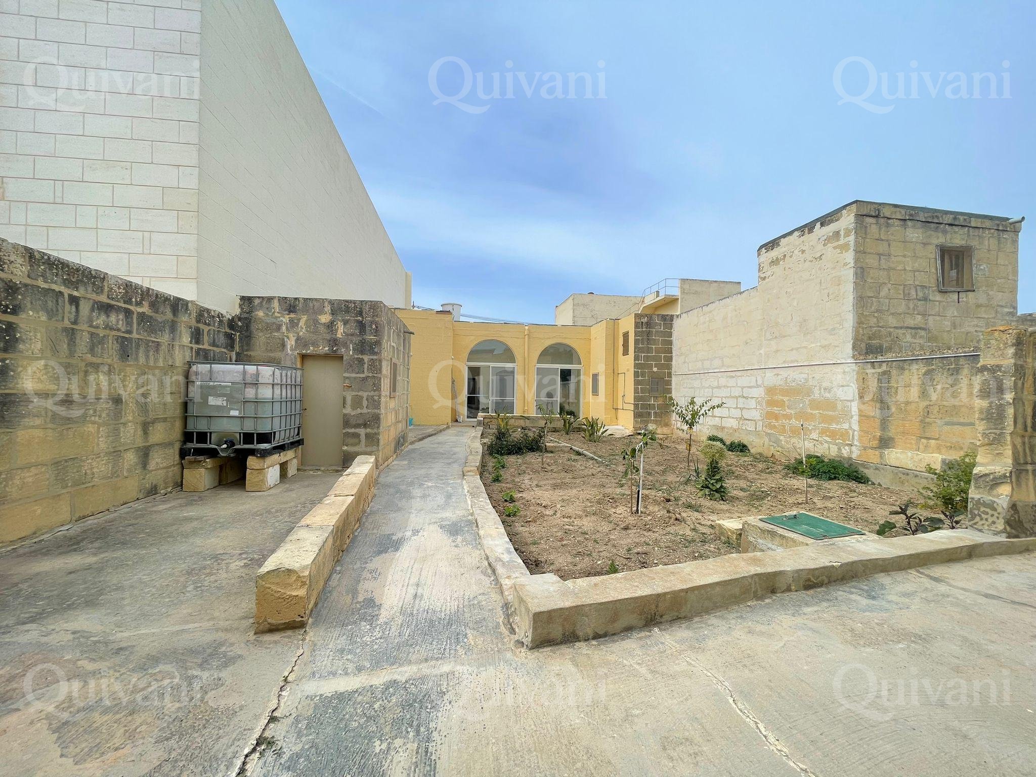 Kercem, Furnished Terraced House