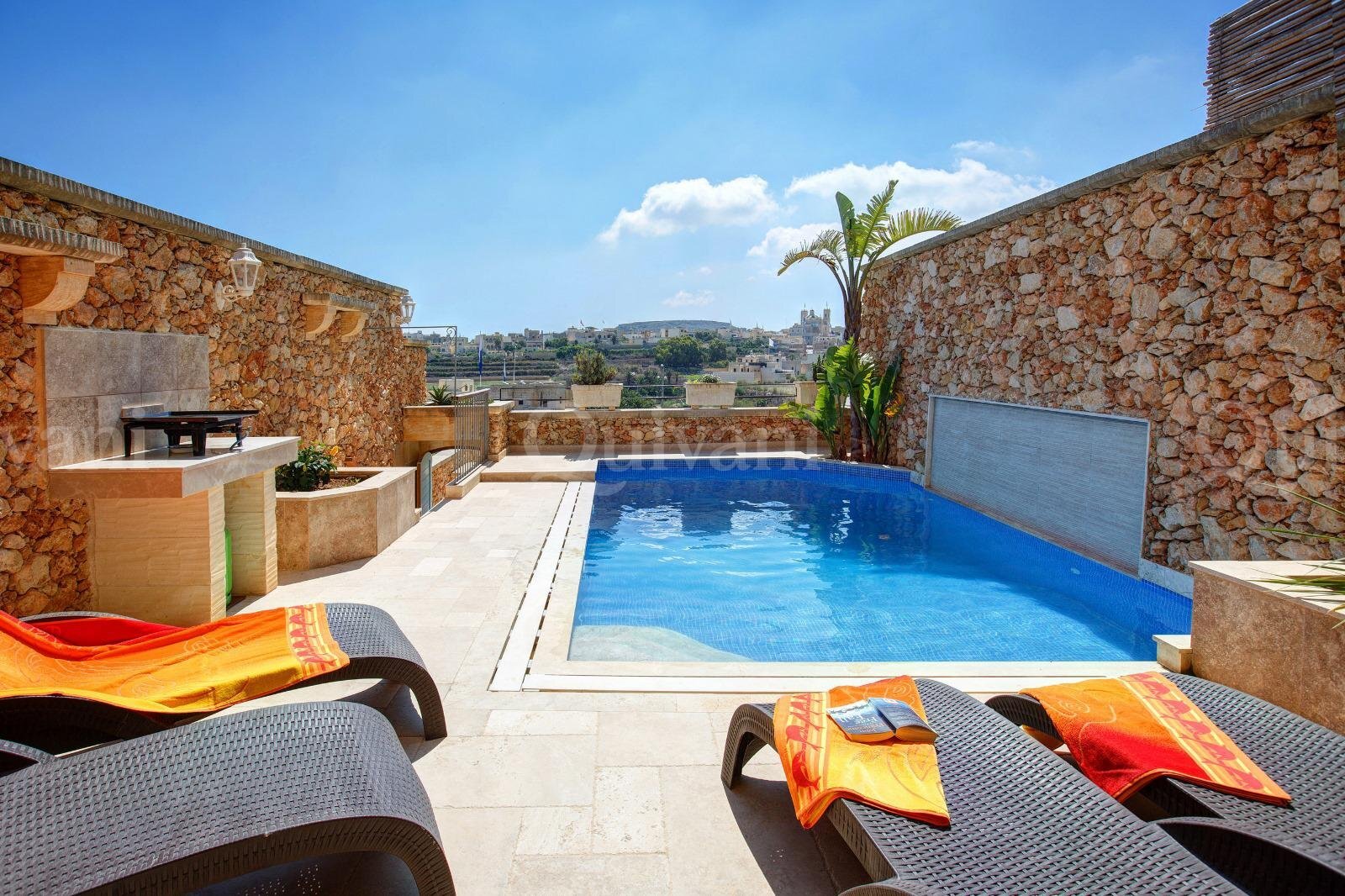 Gharb, Furnished Farmhouse