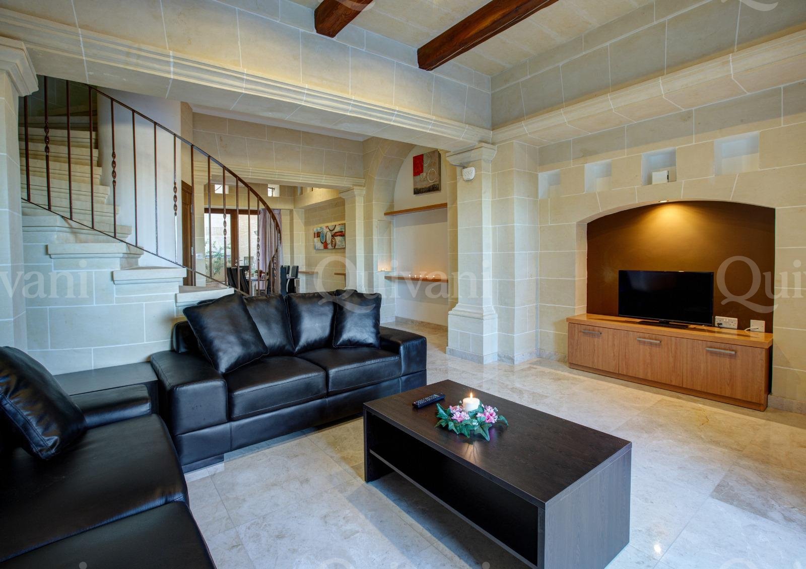 Gharb, Furnished Farmhouse