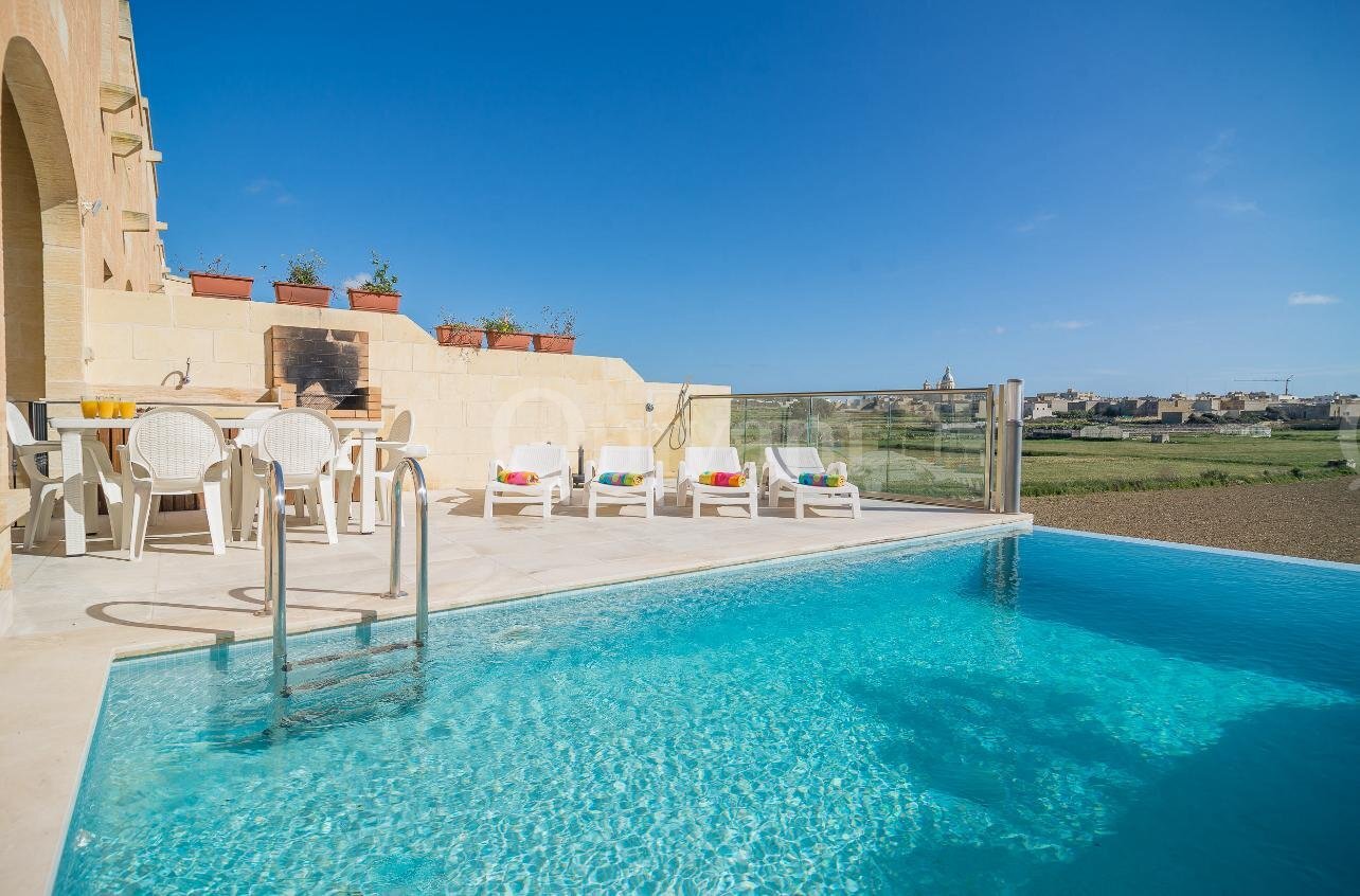 Gharb, Furnished Farmhouse