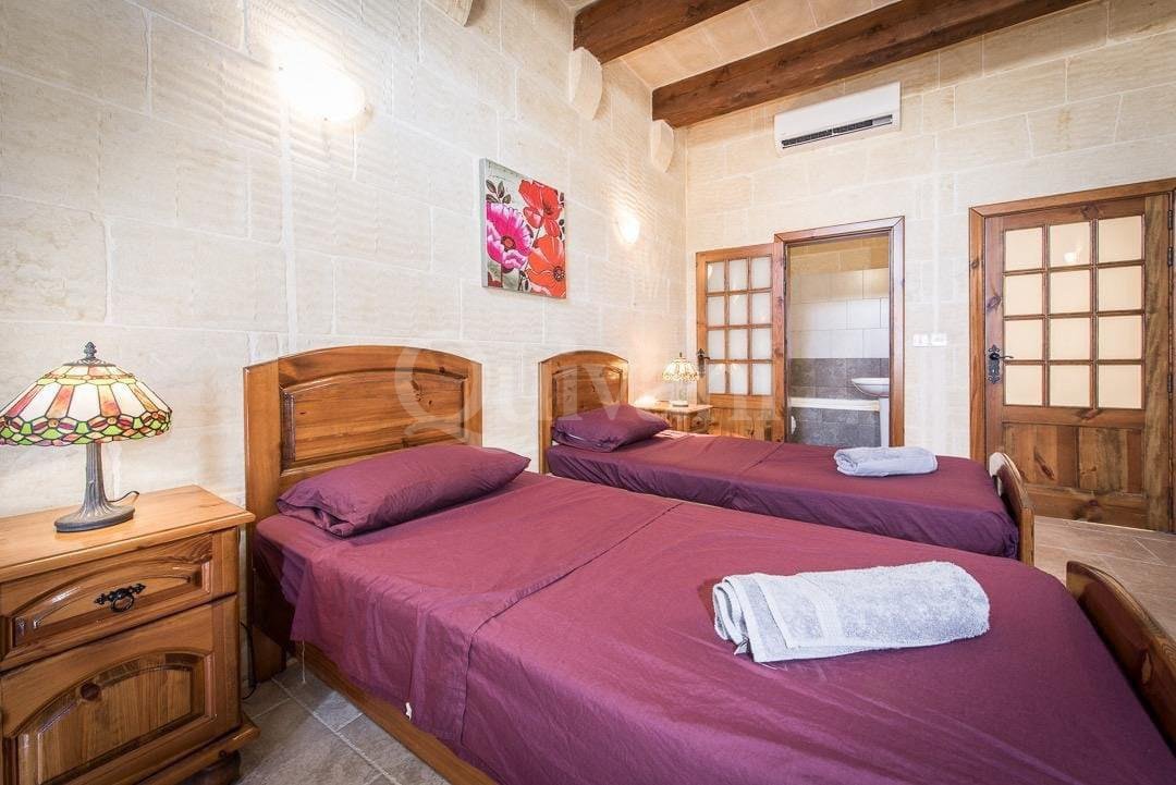 Gharb, Furnished Farmhouse