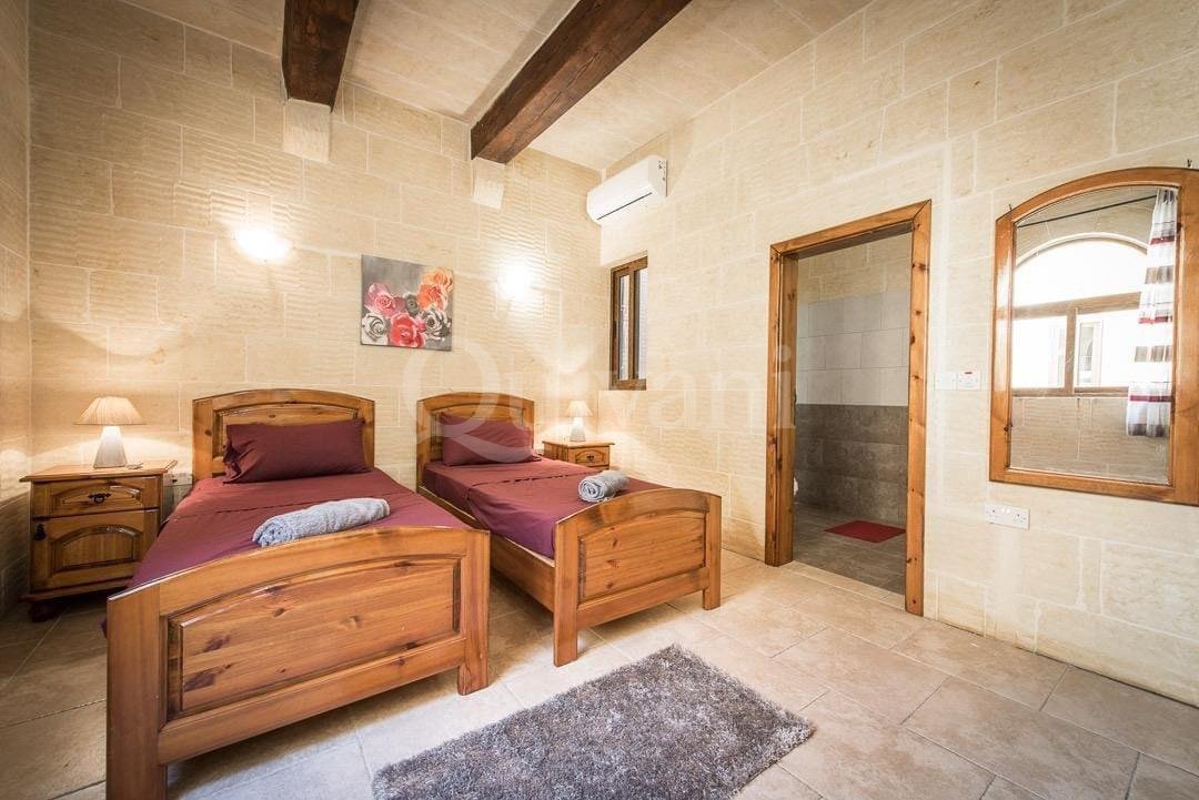 Gharb, Furnished Farmhouse