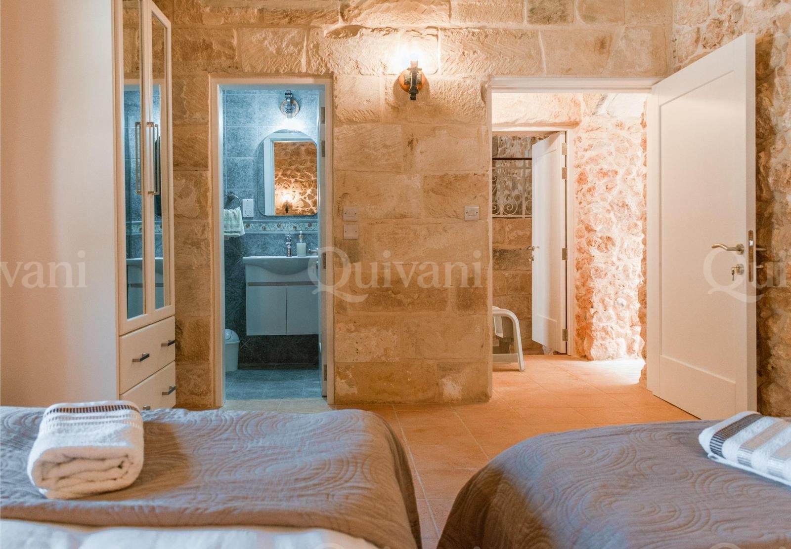 Xaghra, Furnished Detached Villa