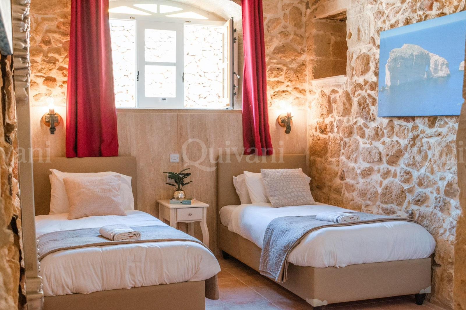 Xaghra, Furnished Detached Villa