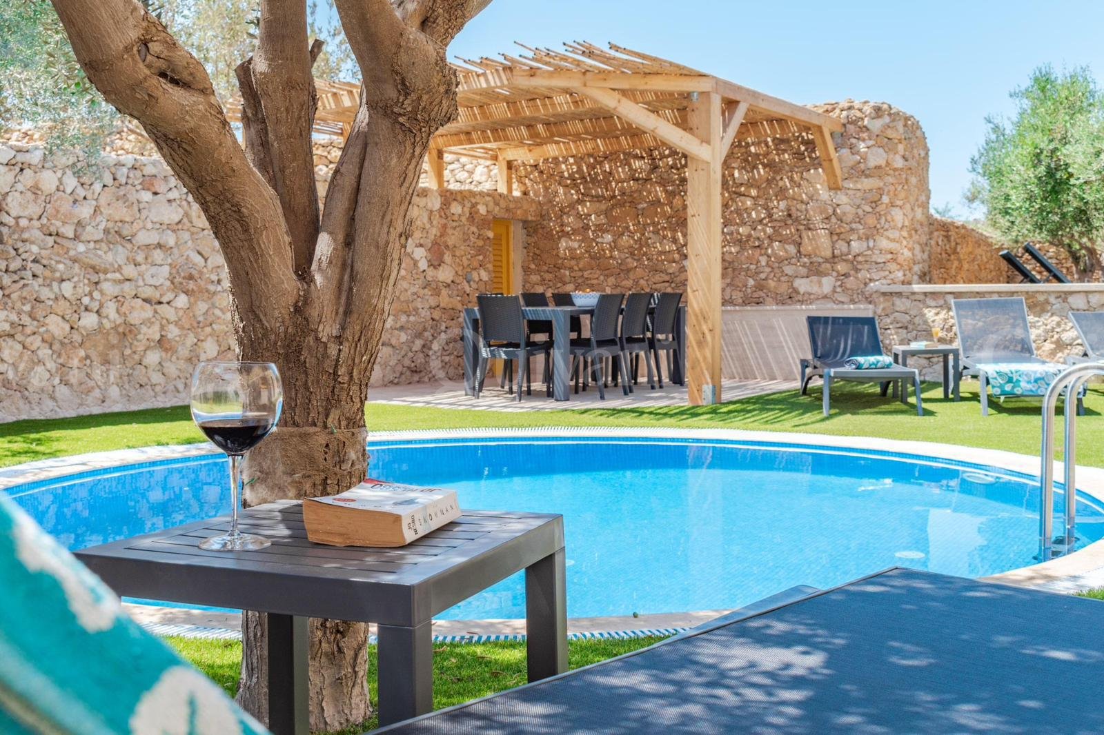 Xaghra, Furnished Detached Villa