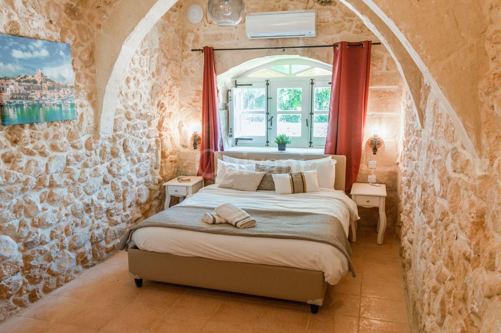 Xaghra, Furnished Detached Villa