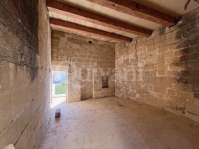 Victoria, Unconverted Farmhouse