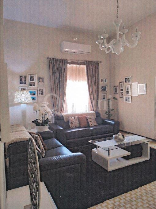 Victoria, Furnished Townhouse