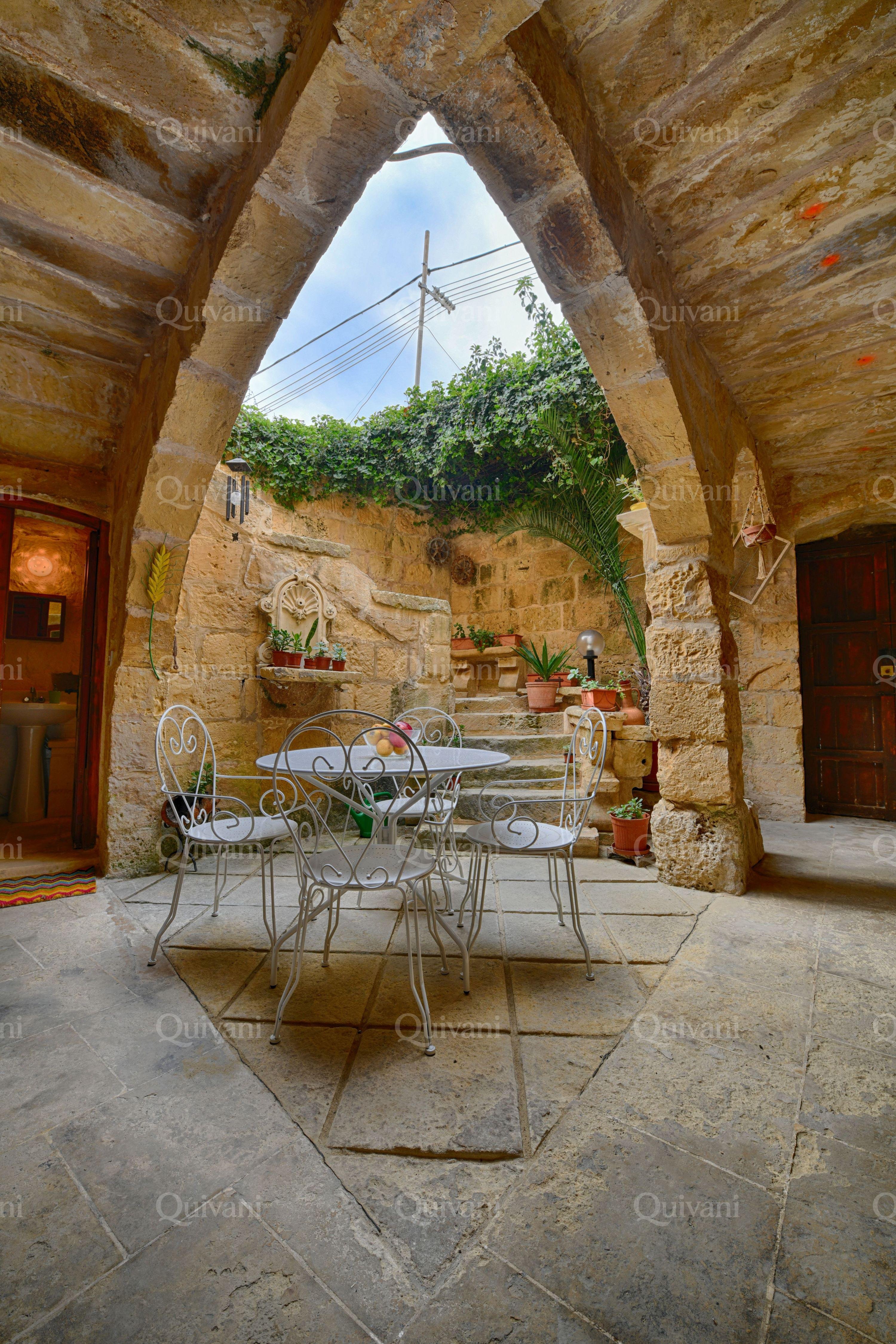 San Lawrenz, Furnished Farmhouse