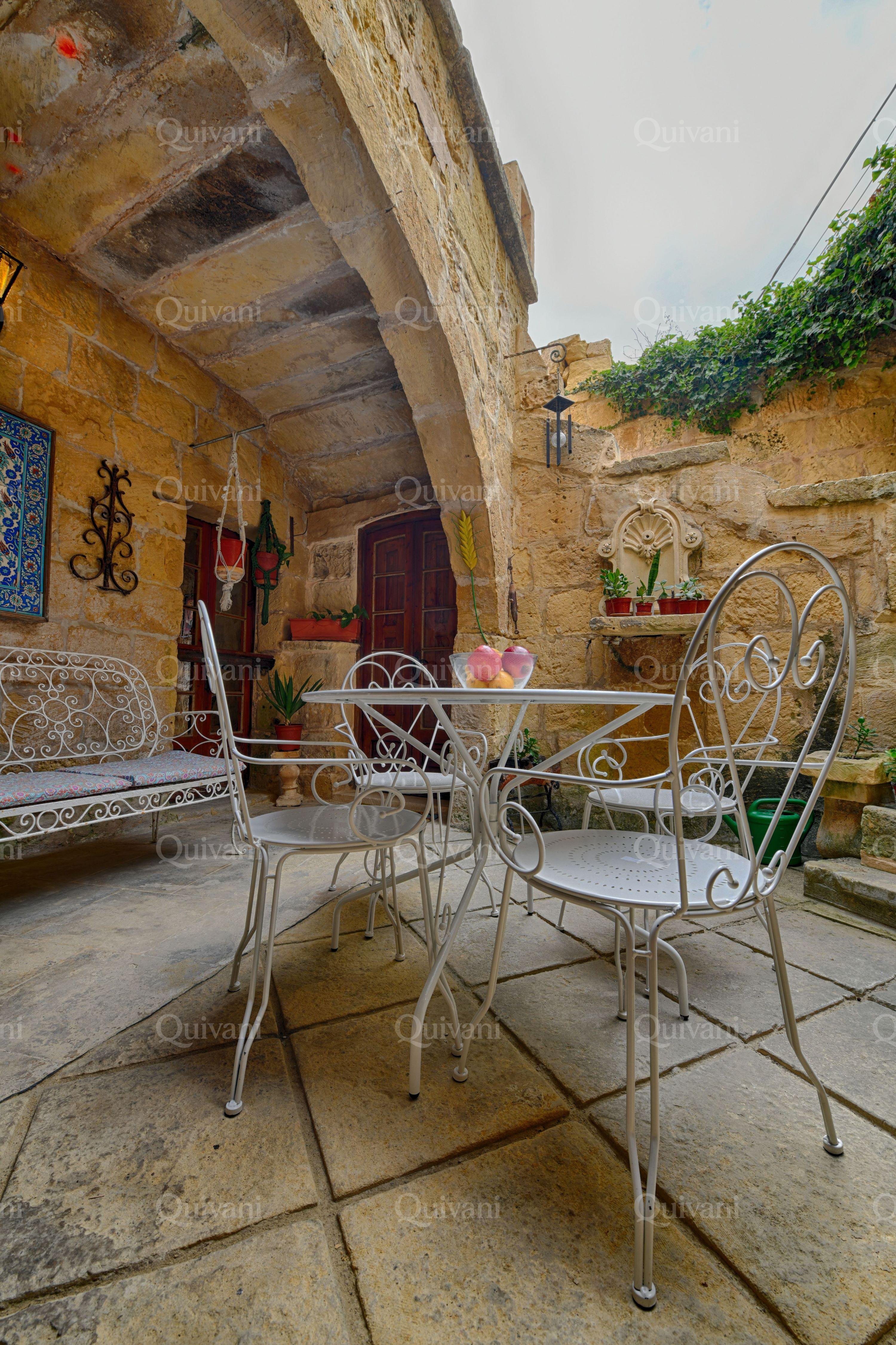 San Lawrenz, Furnished Farmhouse