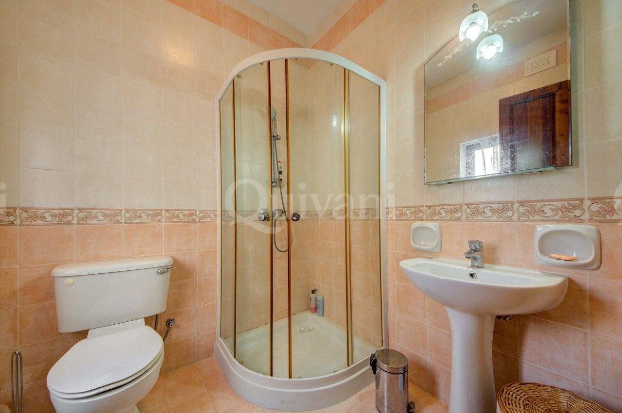 Victoria, Furnished Apartment