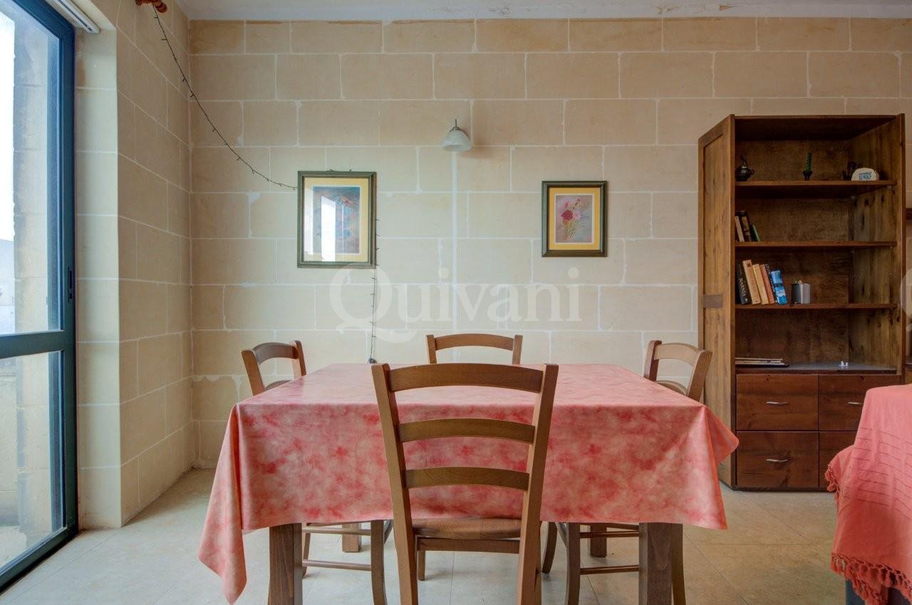 Victoria, Furnished Apartment