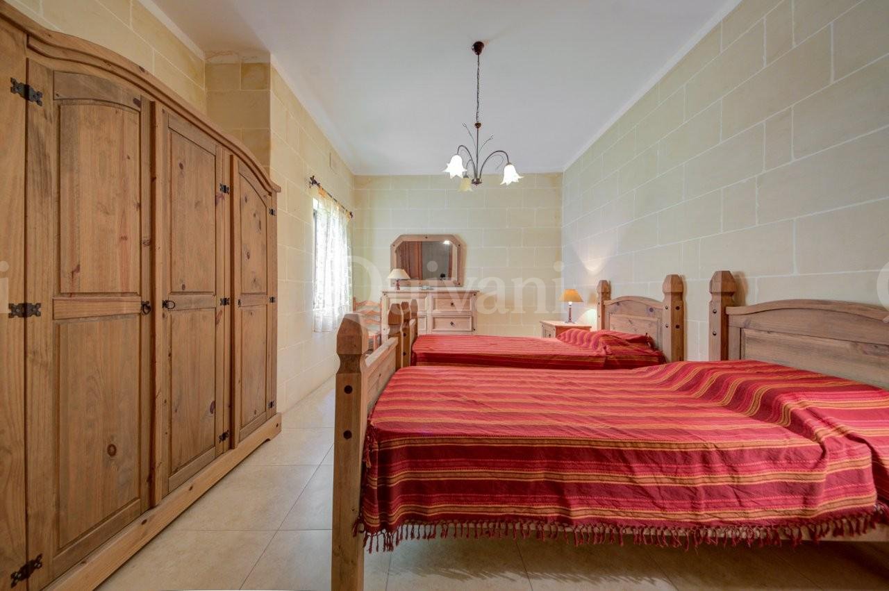 Victoria, Furnished Apartment