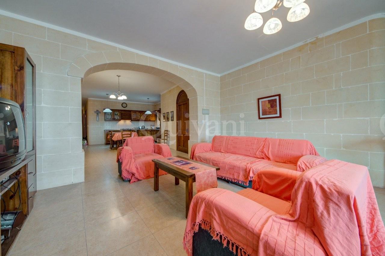 Victoria, Furnished Apartment