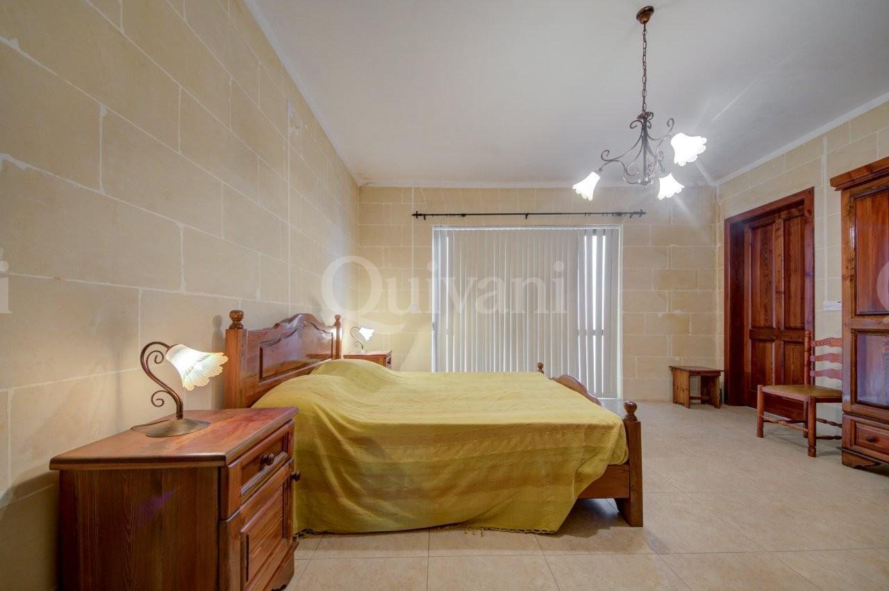 Victoria, Furnished Apartment