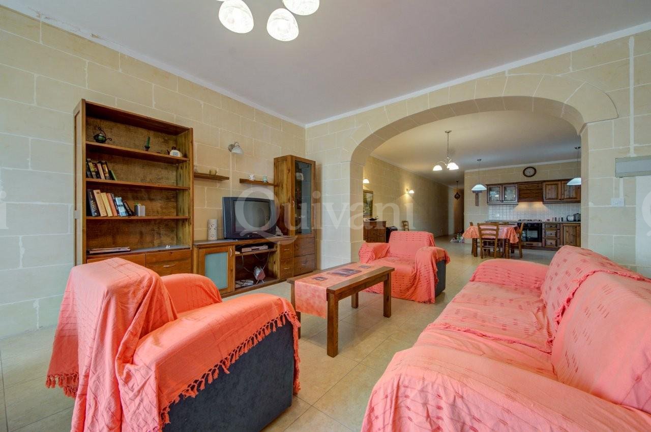 Victoria, Furnished Apartment