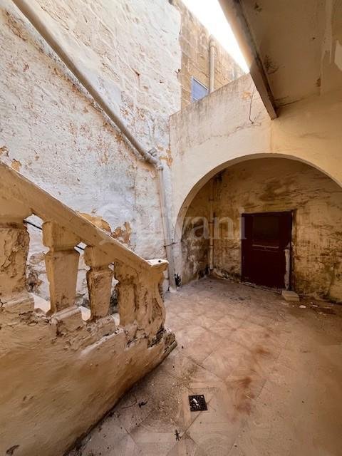 Victoria, Unconverted Townhouse