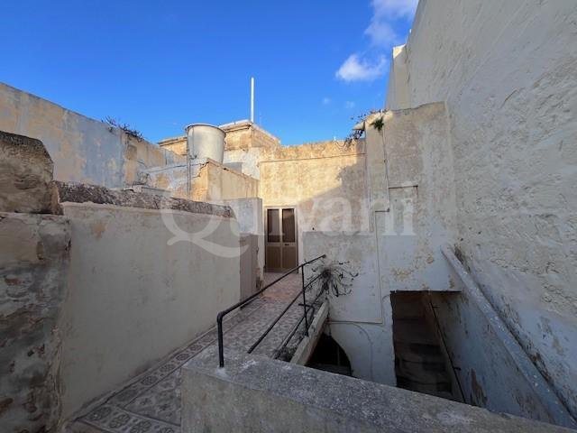 Victoria, Unconverted Townhouse