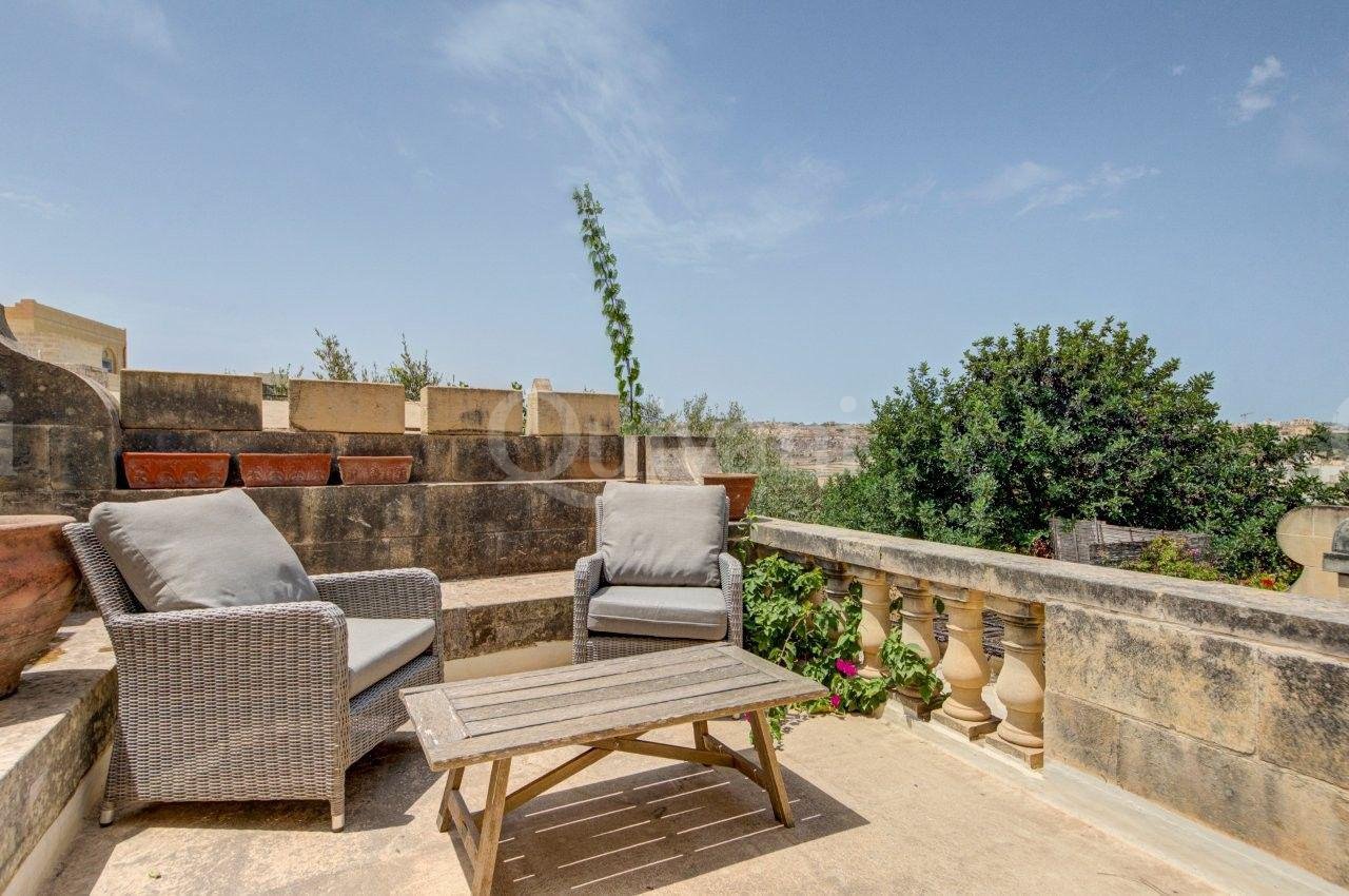 Munxar, Furnished House of Character
