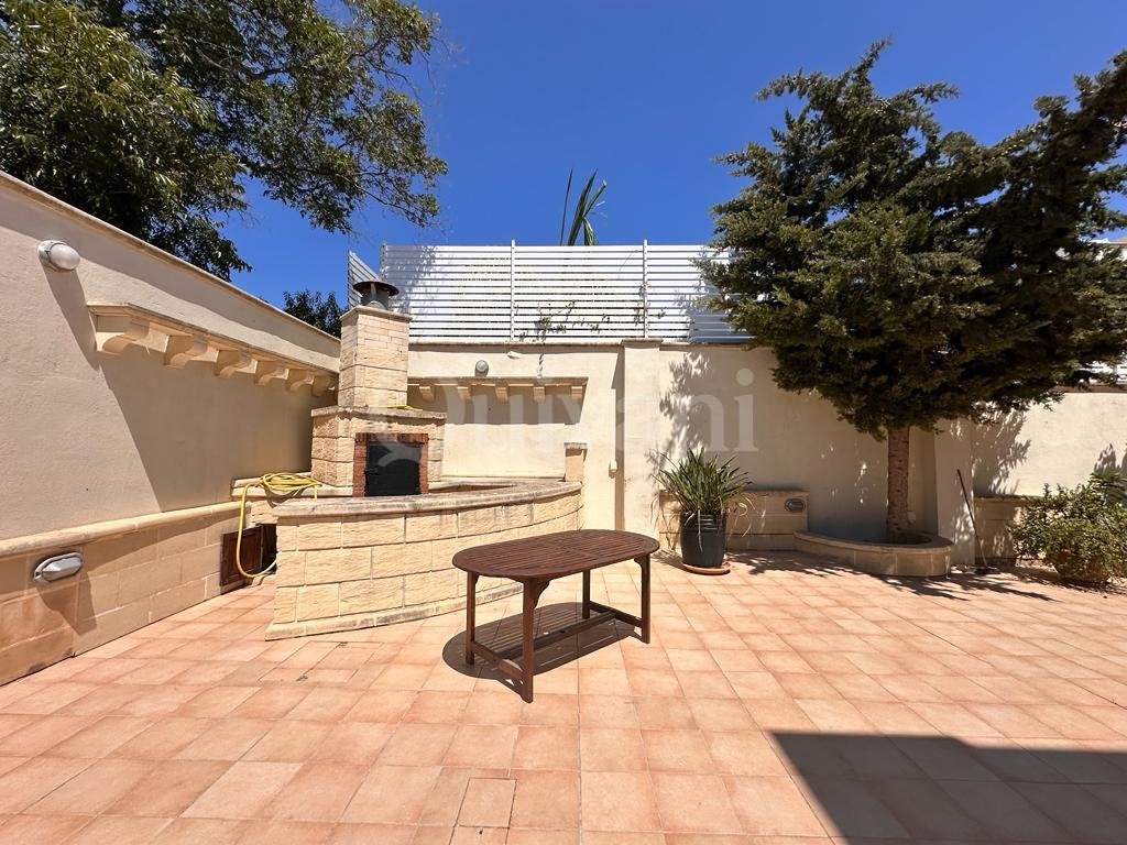 Lija, Furnished Detached Villa