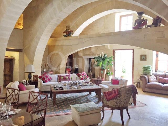 Attard, Furnished House of Character