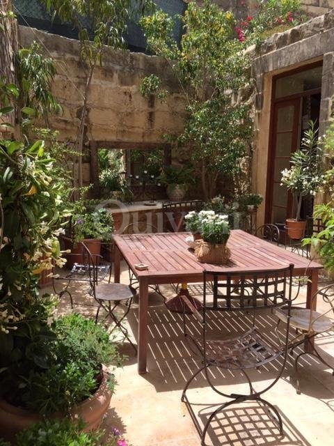 Attard, Furnished House of Character
