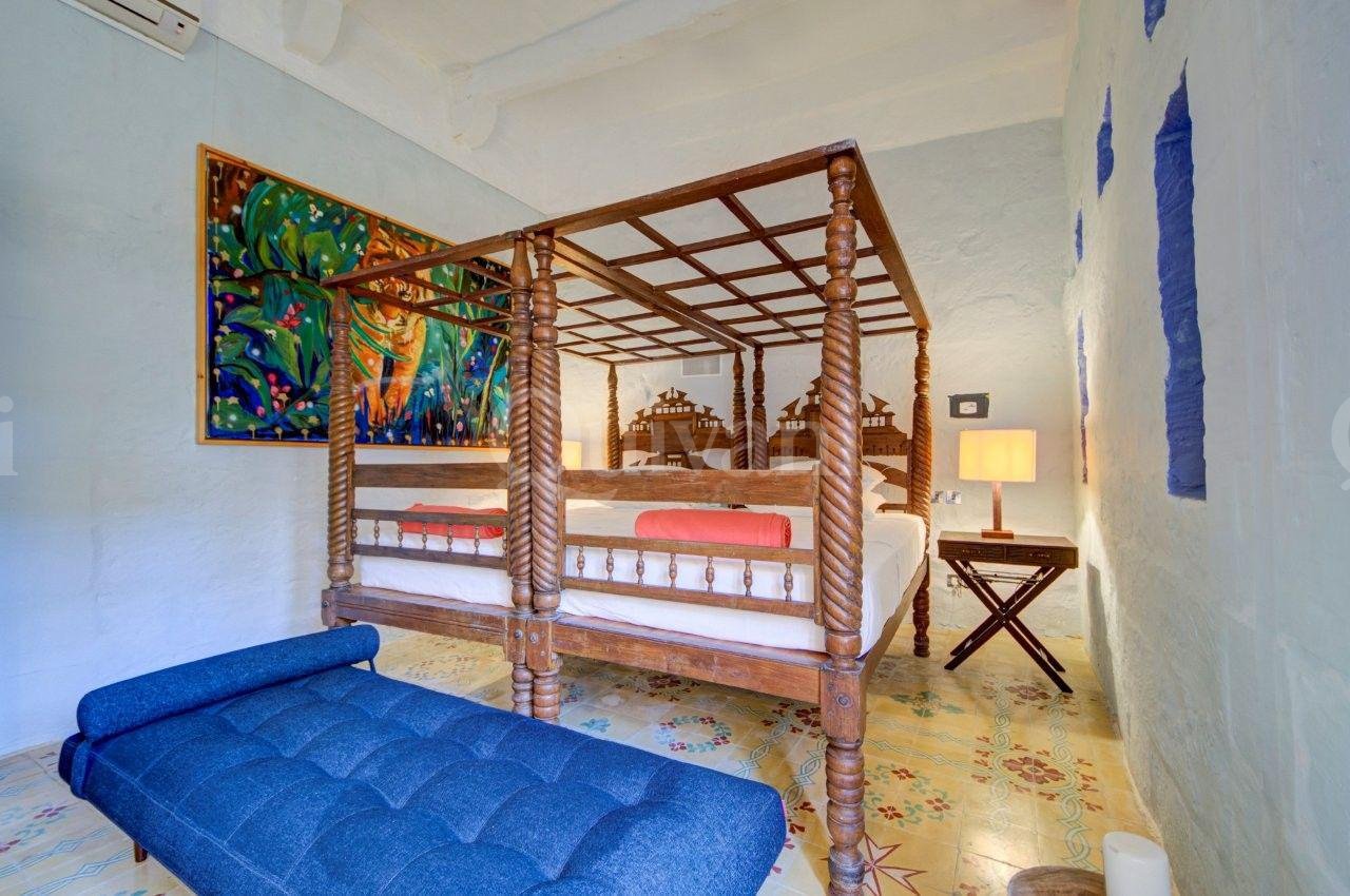 Munxar, 6 Bedroom House of Character