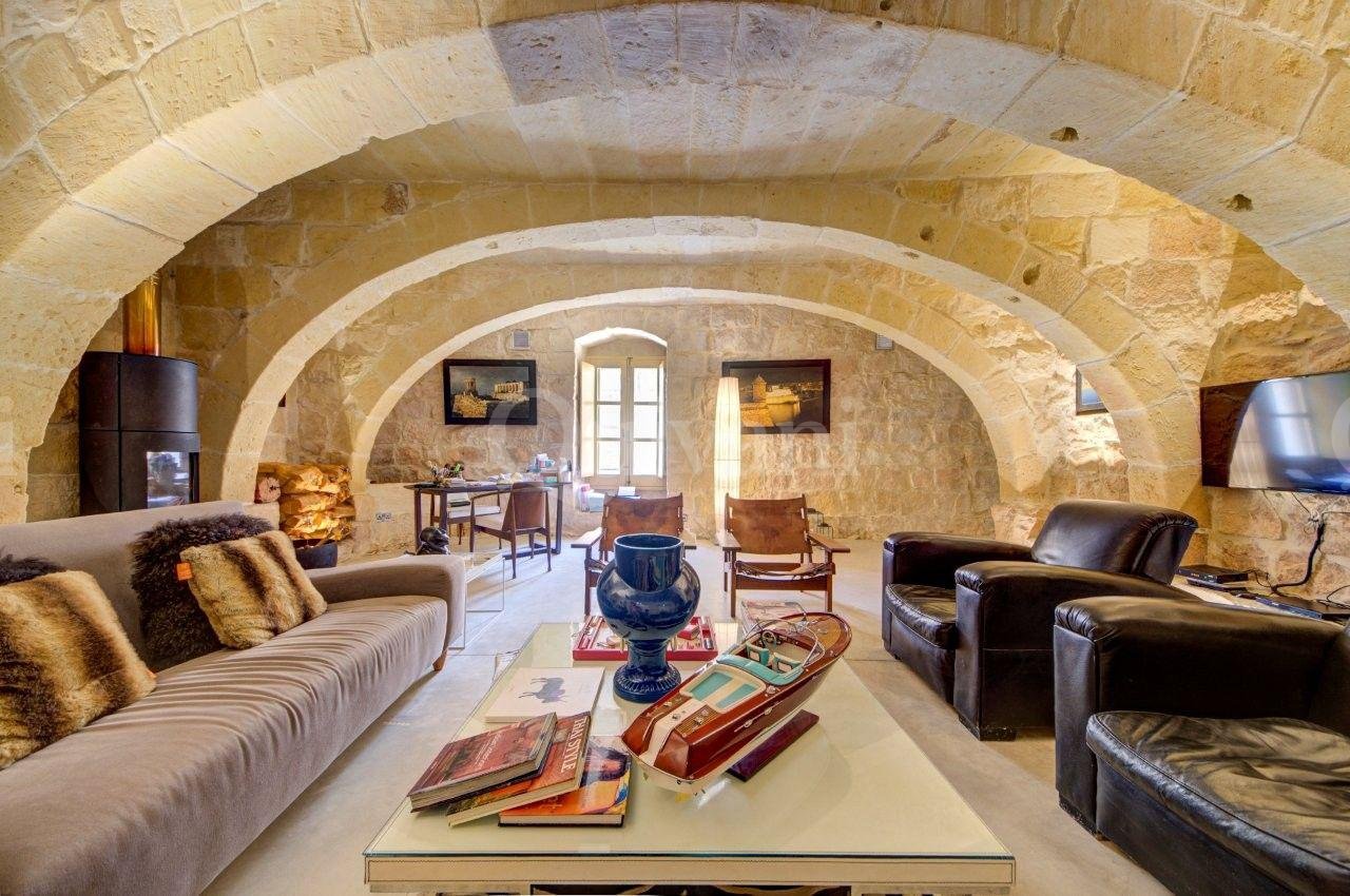 Munxar, 6 Bedroom House of Character