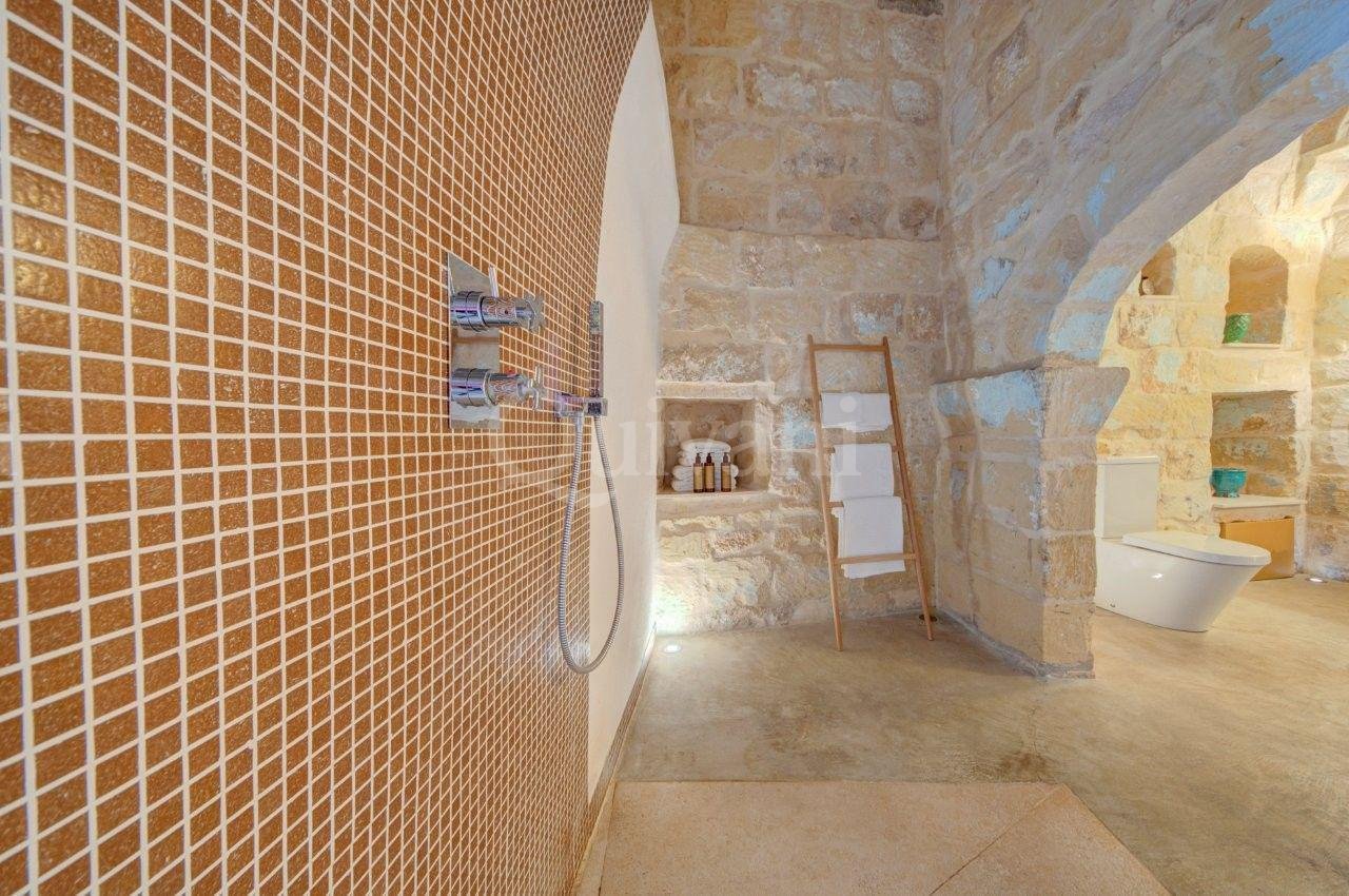 Munxar, 6 Bedroom House of Character