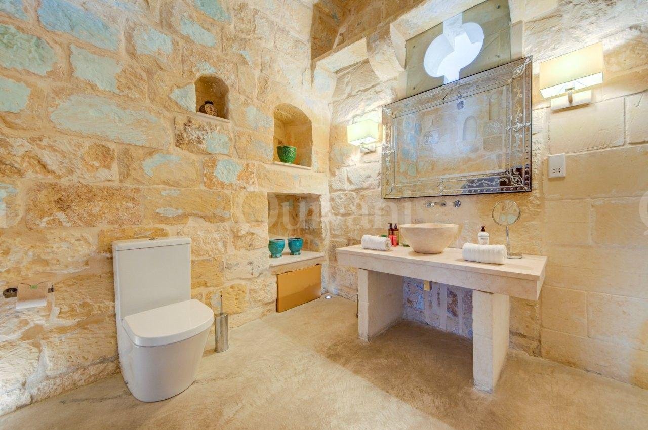 Munxar, 6 Bedroom House of Character