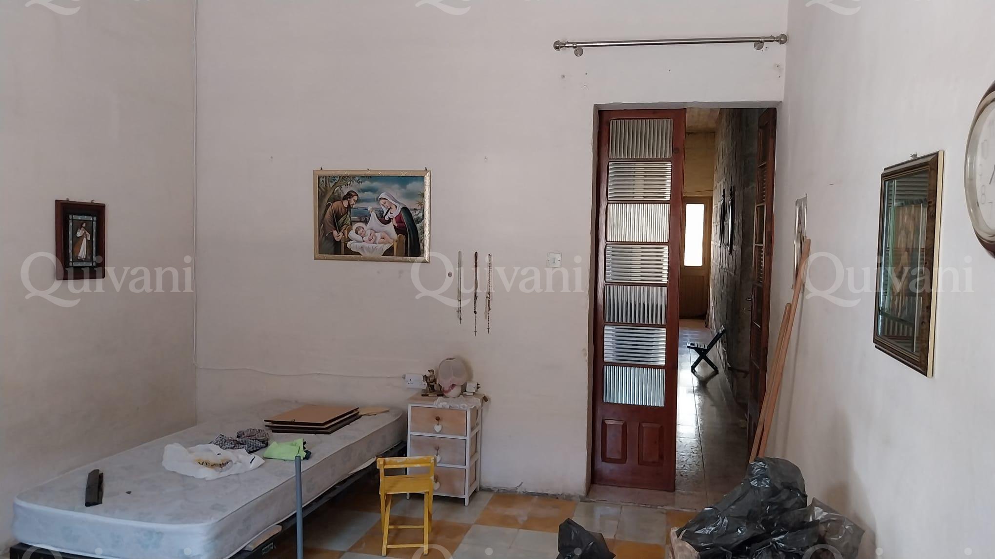 Kercem, Terraced House