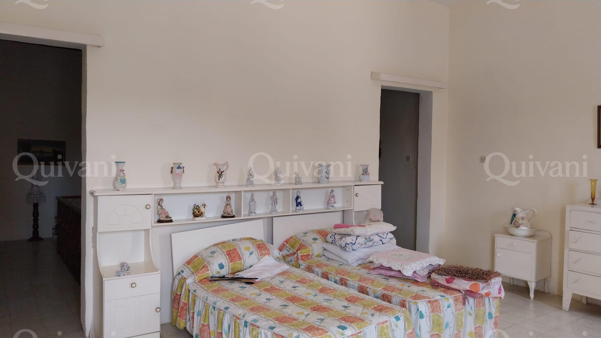 Kercem, Terraced House
