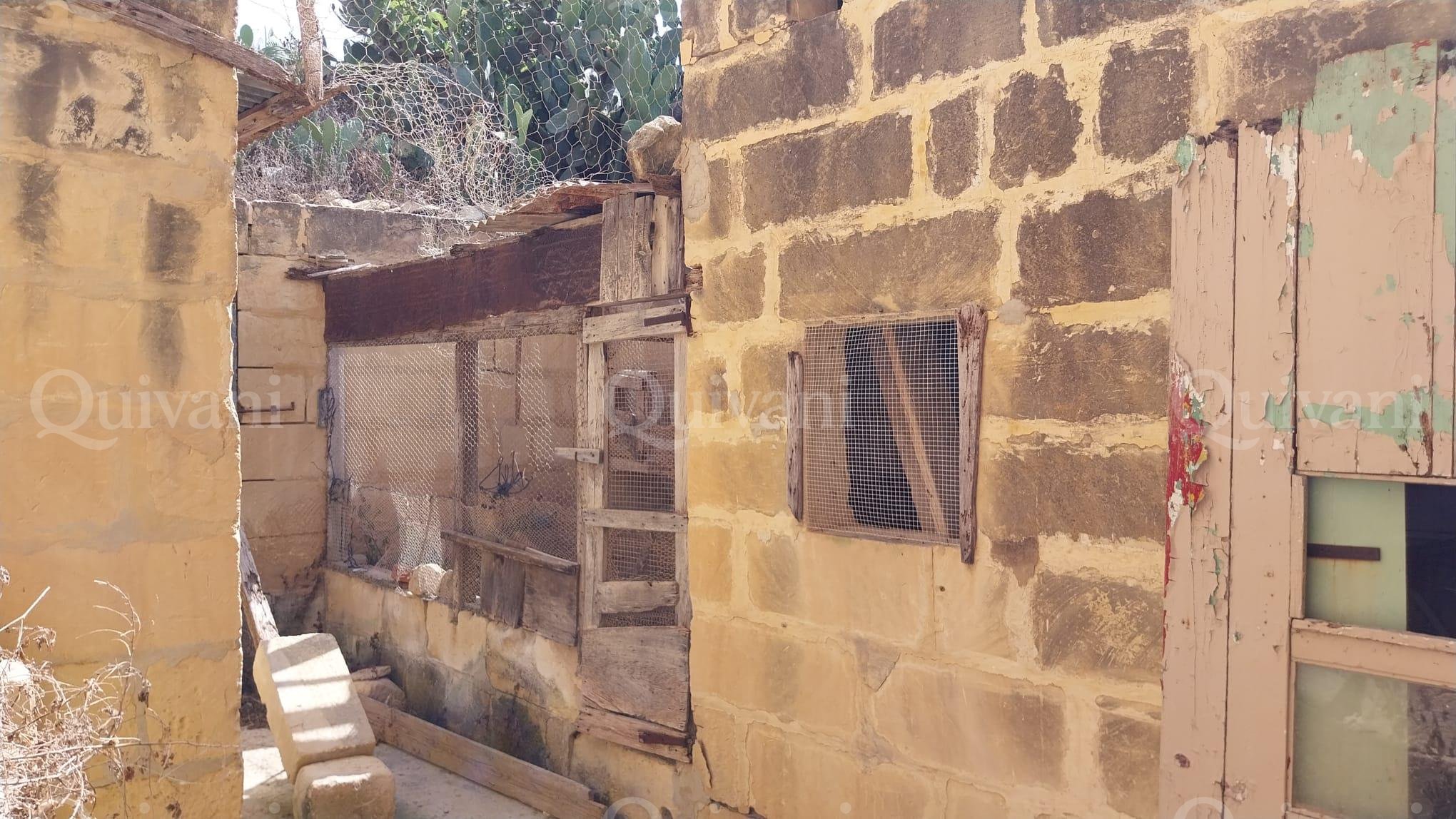 Kercem, Terraced House